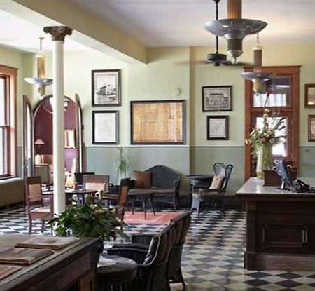 Hotel Frederick Boonville Interno foto